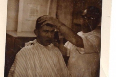 Shorty and the barber, 1952