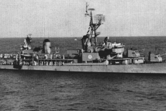 USS Noa DD-841 underway in1962
